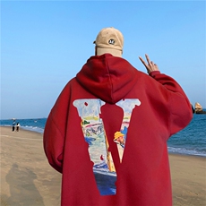 酒红色