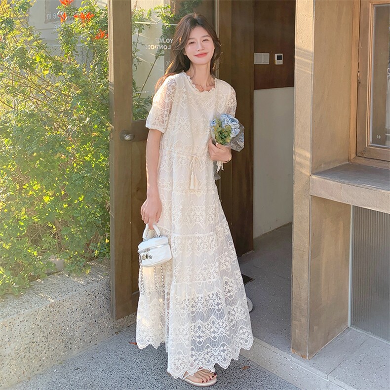 米白色温柔风蕾丝连衣裙女2025年夏季新款今年流行法式气质茶歇裙图片