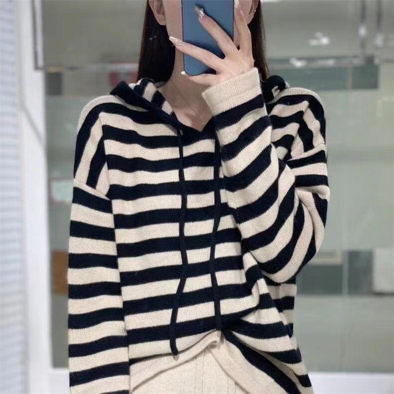 松弛感羊毛衫女条纹连帽时尚针织上衣洋气减龄宽松针织衫图片
