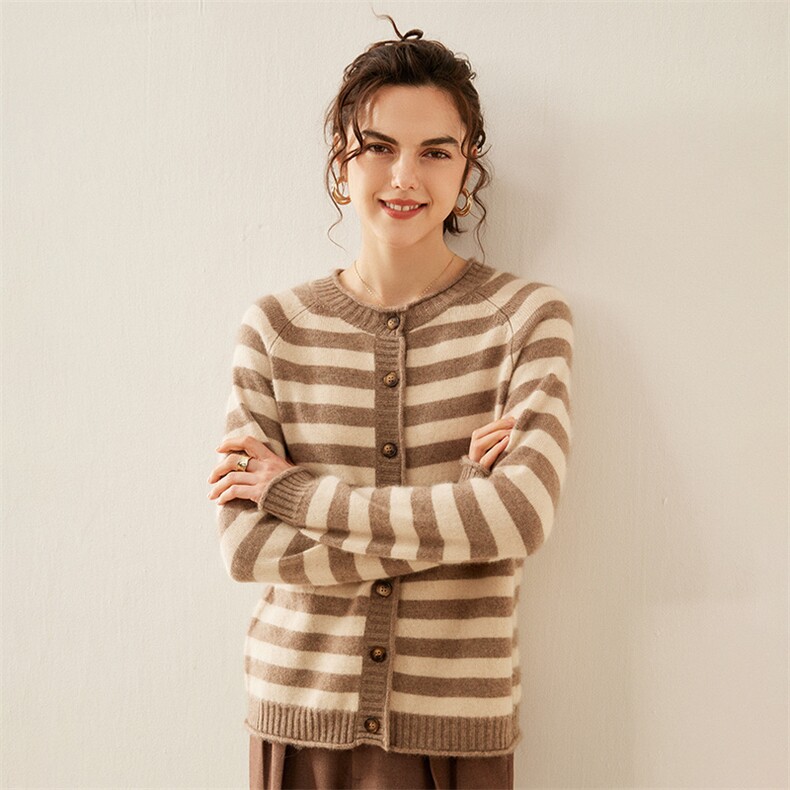 2025年秋季单排扣常规款单件长袖落肩袖圆领开衫针织衫，女装针织衫/毛衣，溪贝羊绒