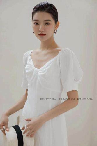 新款连衣裙设计师款，女装连衣裙，ES MODISH