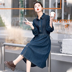 欧货牛仔连衣裙女2025春季新款时尚减龄复古港风宽松显瘦衬衫裙子，女装连衣裙，丽影随形