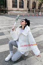 2021年羽绒服，女装羽绒服，与慧辛