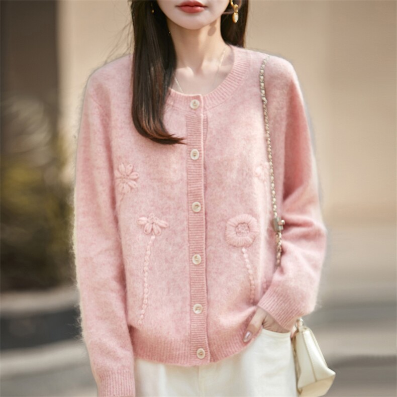 2025年秋季时尚百搭通勤简约想绣花加厚开衫，女装羊毛衫，昭美羊绒