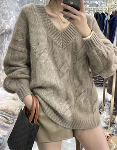 重磅加厚V领衫女麻花大码宽松套头毛衣灯笼袖慵懒软糯羊毛衫图片