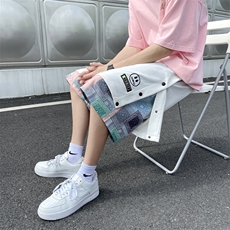 白色