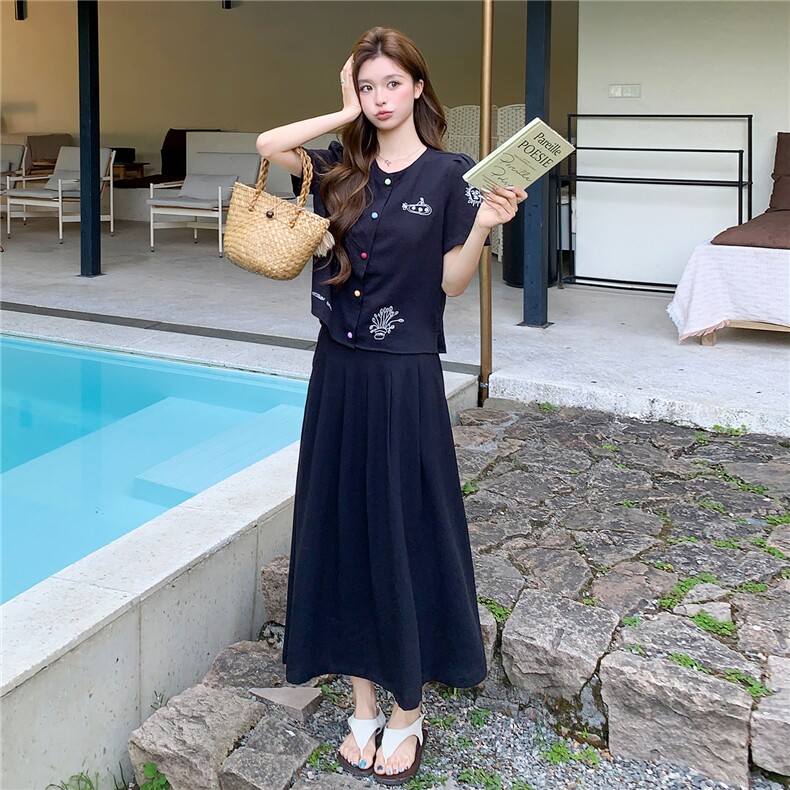 时尚休闲两件套裙女刺绣甜美风上衣百褶半裙套装女,女装套装/套裙,水衣源