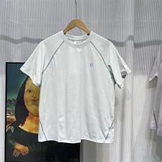 淡蓝色
