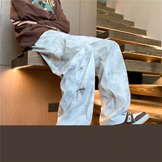 灰色