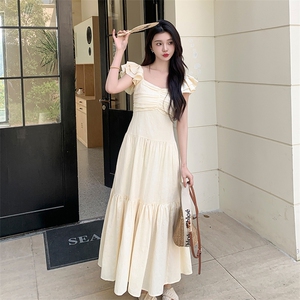 法式飞飞袖露背连衣裙女2025夏季新款气质收腰显瘦绝美茶歇长裙子图片