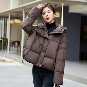 羽绒服女短款2024新款小个子冬季保暖加厚连帽面包服外套图片
