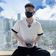 白色