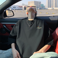 黑色