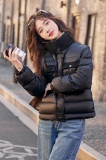 时尚黑色羽绒服女短款2023冬季新款小个子拼接立领白鸭绒保暖外套，女装羽绒服，姿衣坊