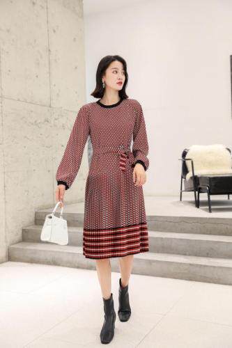 冬季新品定制的面料花型，女装，荷塘月色