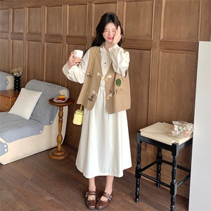 卡其色牛仔绣花背心半身裙两件套女2025春季新款时尚减龄百搭套装图片