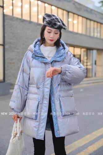 时尚羽绒服90绒，女装羽绒服，水恋百合