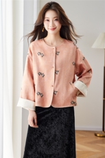 在仓~2026年春季圆领刺绣蝴蝶花侧缝插袋纽扣人丝双面穿外套，女装短外套，新依时派