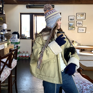 独特超好看绿色短款翻领工装派克羽绒服女冬2024新款设计感厚外套图片