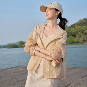 浅卡其色轻薄防晒衣女短款2025夏季新款连帽宽松户外透气长袖外套图片