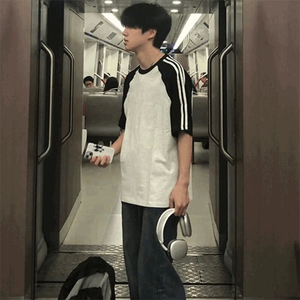 抖音得物品质二开240克宽松纯棉美式潮牌插肩三杠织带短袖T恤图片