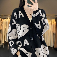 时尚字母图案宽松显瘦舒适时尚羊绒开衫女，女装羊绒衫，琳华羊绒