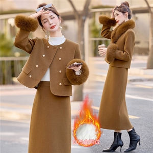 现货2025年冬季90羽绒服套装韩版真狐狸毛袖口领子淑女保暖两件套图片