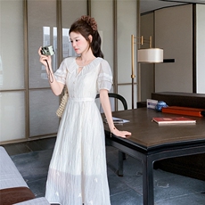 法式复古纯色V领连衣裙女2025夏季新款高级感气质显瘦长裙子，女装连衣裙，2C307