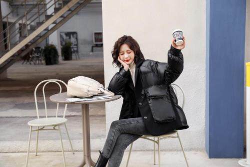 90绒羽绒服，女装羽绒服，娇姿百合