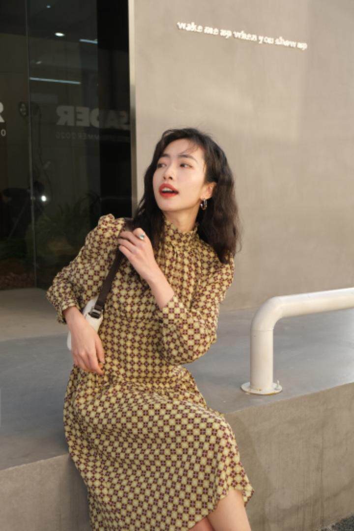 【现货】秋季设计师款连衣裙，女装连衣裙，易霏金熙