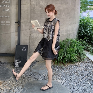 设计感复古印花无袖上衣短裤套装女2025夏季新款轻熟时尚两件套潮图片