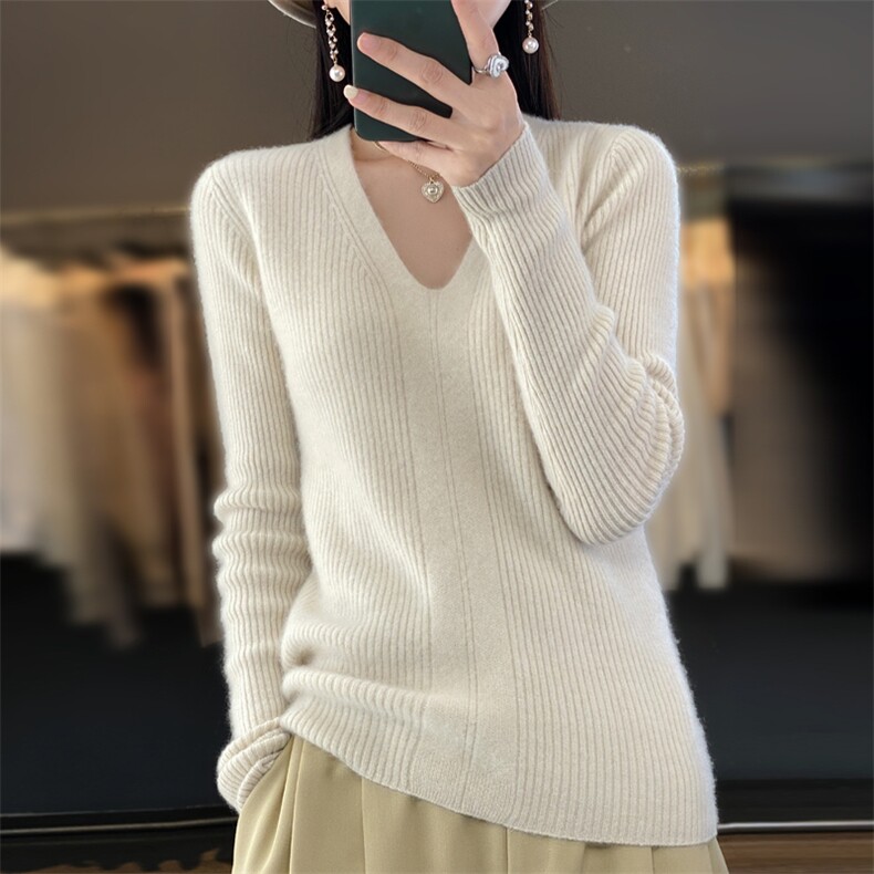 羊毛毛衣女V领修身显白短款2024年新款秋冬季内搭打底，女装羊毛衫，鹿一羊绒