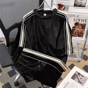 得物品质夏款男运动套装短袖T恤短裤三条杠条纹拼接套装TZ144 P70图片