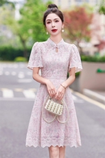 国风盘扣刺绣连衣裙女2025夏新款时尚立领气质修身显瘦蕾丝旗袍裙，女装连衣裙，慕依路