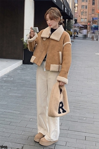 独特超好看皮毛一体羊羔毛外套女秋冬2024新款加绒机车服夹克上衣图片
