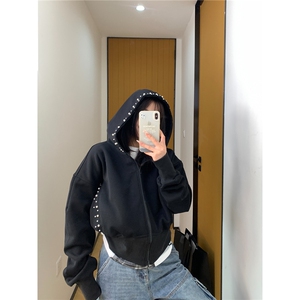 HY0630-P58网图华棉复合350克原版钉珍珠短款连帽外套女复古修身图片