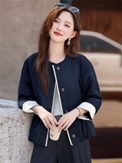 简约百搭超好看圆领短款外套女2025秋季新款宽松显瘦休闲夹克上衣，女装短外套，鑫鑫美