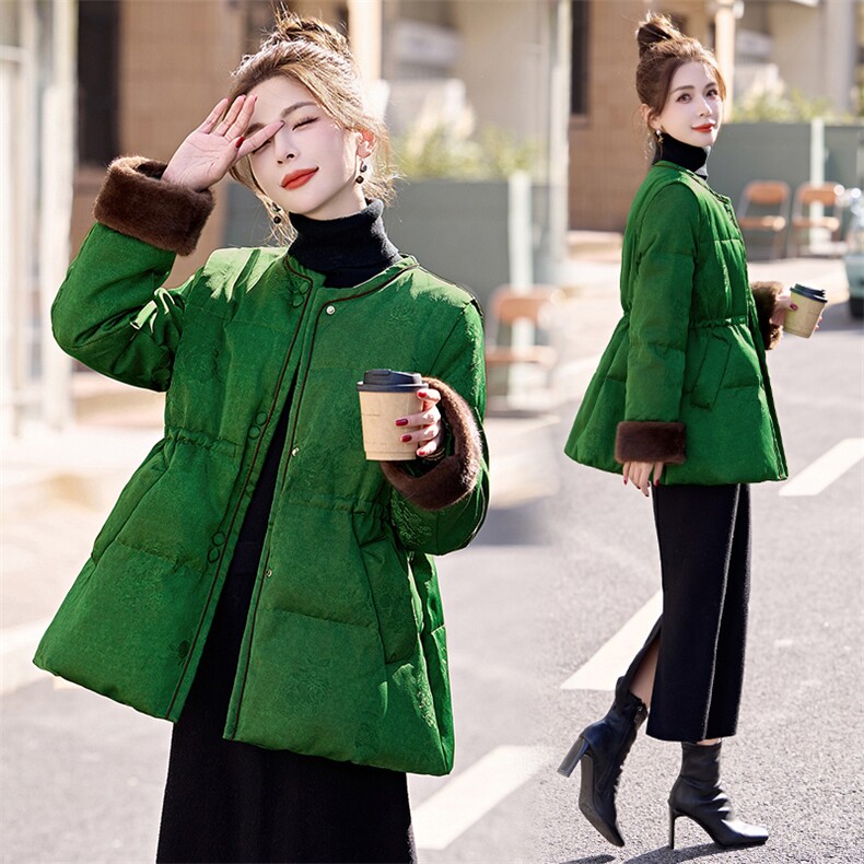 羽绒服女中长款2025冬季新款洋气独特别致新中式收腰复古绿色外套,女装羽绒服,伊仟回