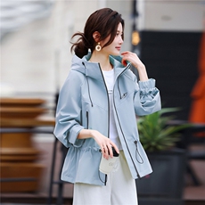 新款简约休闲优雅时尚具有设计感女士连帽外套冲锋衣，女装短外套，鑫源服饰