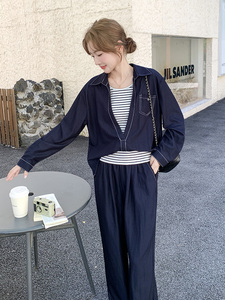 韩剧藏青色休闲衬衫运动套装女秋2025新款条纹吊带ootd穿搭三件套图片