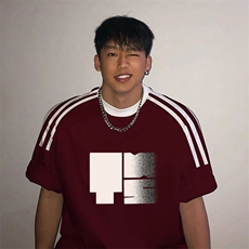 酒红色