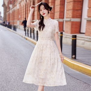 现货2024年夏季女气质清新新中式印花盘扣珍珠系带收腰显瘦连衣裙图片