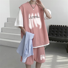 粉红色