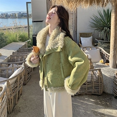 绿色皮毛一体羊羔毛外套女2025冬季新款设计感保暖加厚小个子夹克，女装毛呢外套，2C113
