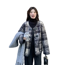 复古格纹毛呢外套女2025秋温柔小香风宽松牛角扣超好看短款呢大衣，女装短外套，2C269