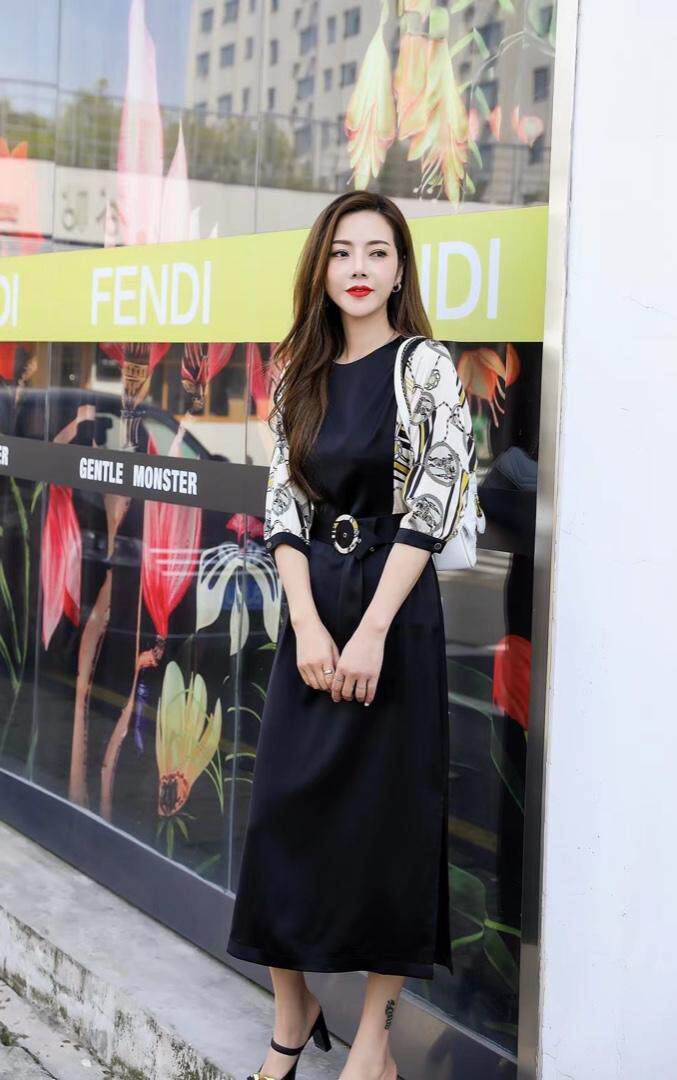 新款气质连衣裙，女装连衣裙，蓝芝衣秀