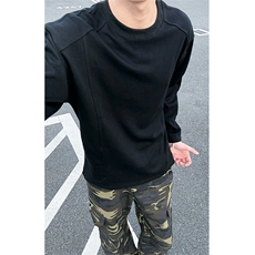 黑色