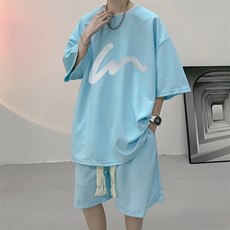 浅蓝色