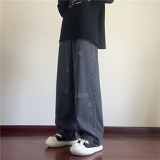 黑色