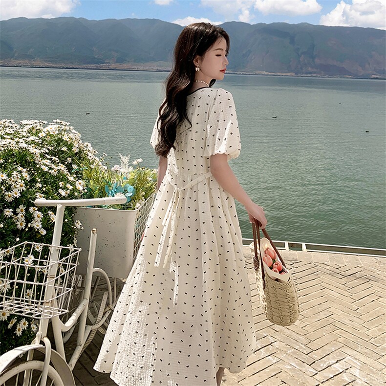 小众设计感连衣裙女2023夏季新款法式气质方领泡泡袖长款A字裙子图片